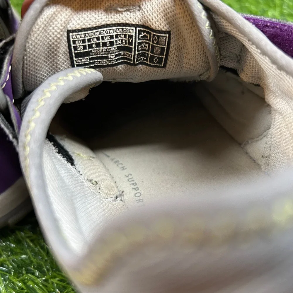 Keen Knotch Hollow‎ Sandals Water Shoes Purple Gray Adjustable Strap Kids 6
